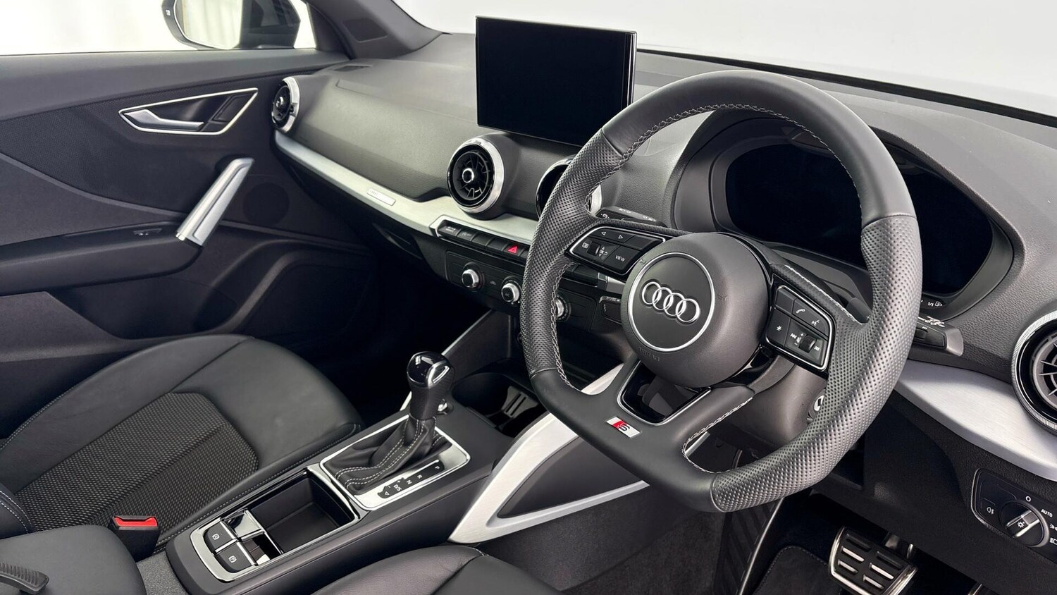 Used Audi Q2 2025 for sale - 77602640: Photo 6