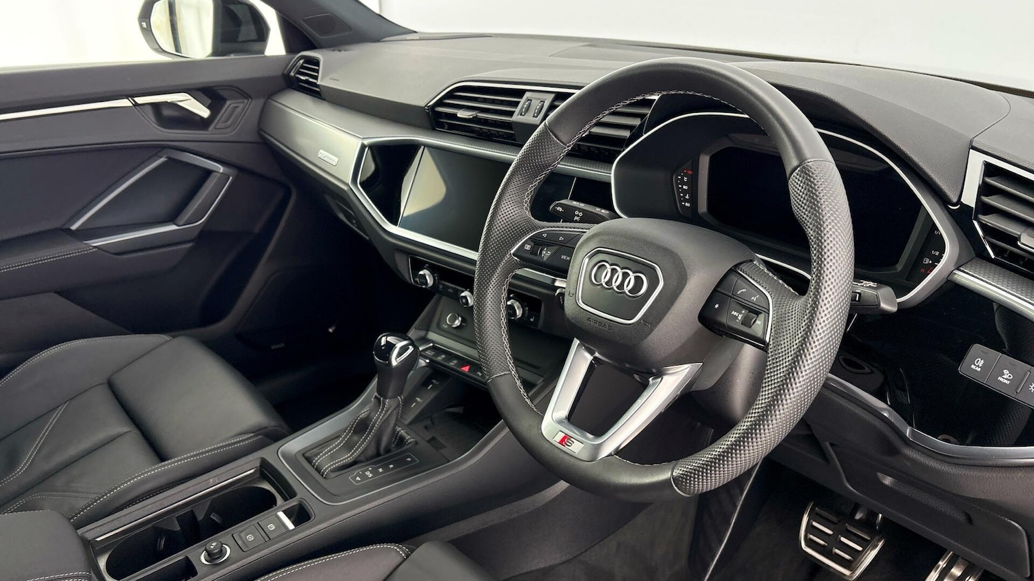 Used Audi Q3 2025 for sale - 77515525: Photo 6