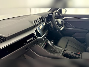 Used Audi Q3 2025 for sale - 76302820: Photo 2