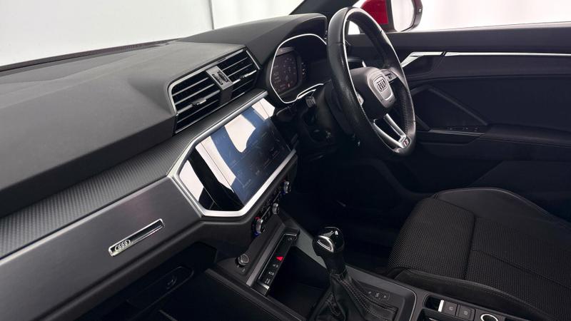 Used Audi Q3 2021 for sale - 76882814: Photo 2