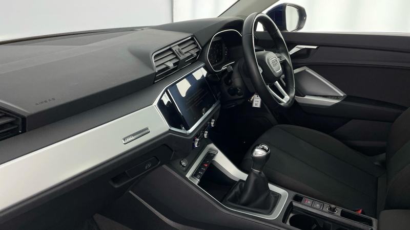 Used Audi Q3 2023 for sale - 76117538: Photo 2