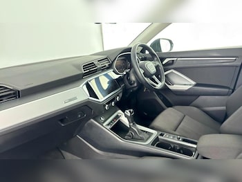 Used Audi Q3 2023 for sale - 76960907: Photo