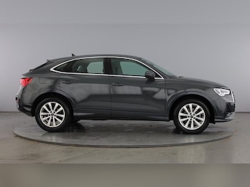 Used Audi Q3 2023 for sale - 76960907: Photo