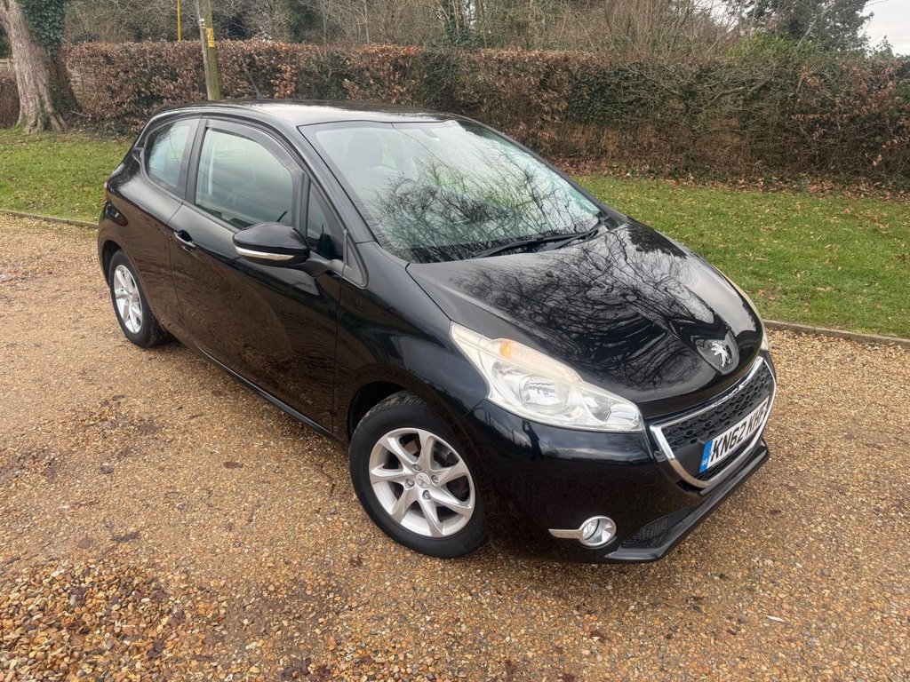 Used Peugeot 208 2012 for sale - 77372860: Photo 2