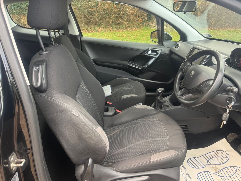 Used Peugeot 208 2012 for sale - 77372860: Photo 5