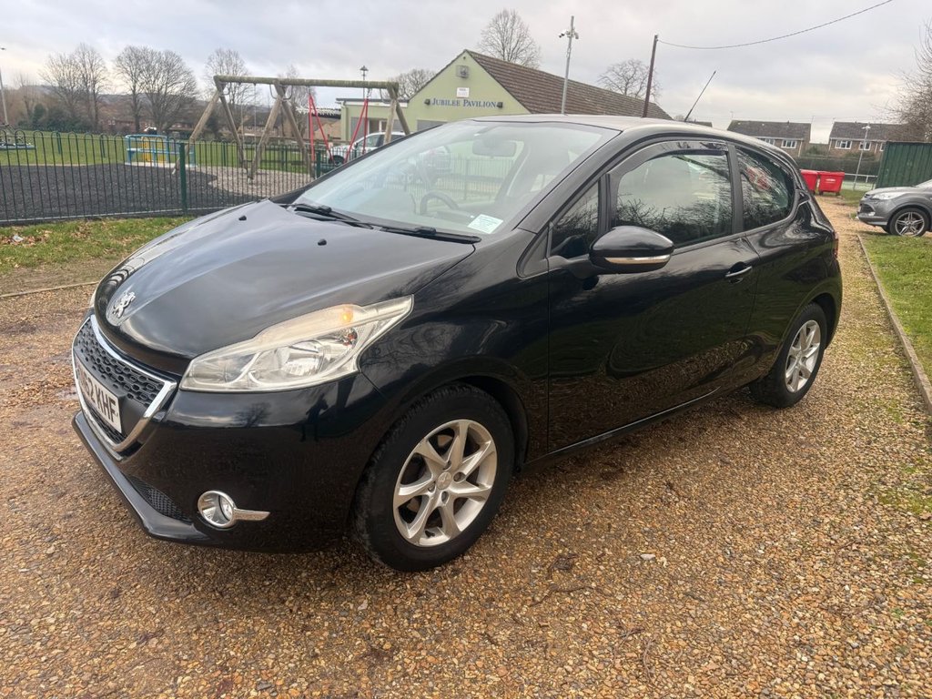 Used Peugeot 208 2012 for sale - 77372860: Photo 8