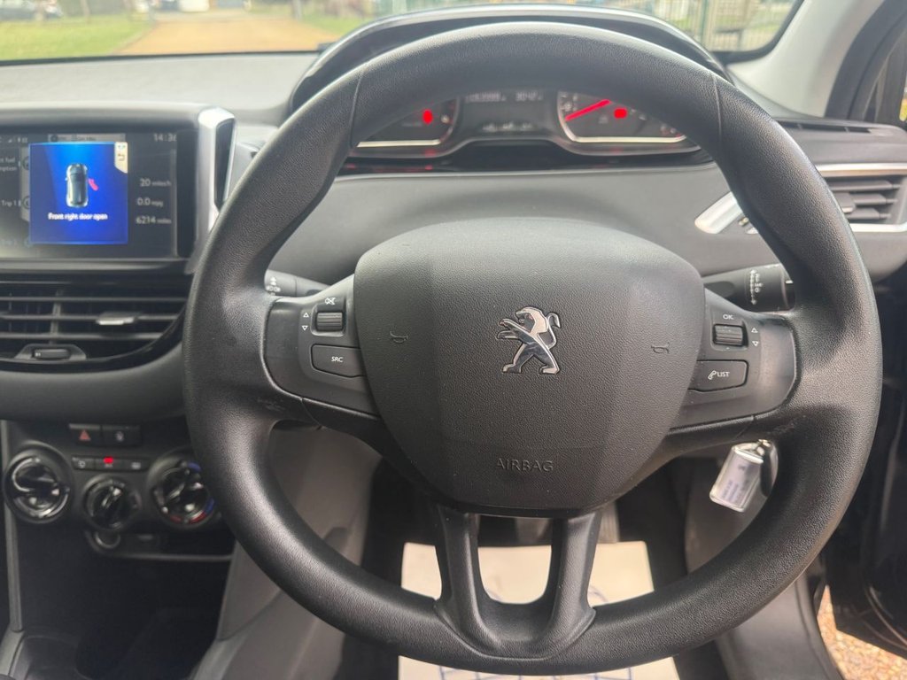 Used Peugeot 208 2012 for sale - 77372860: Photo 9