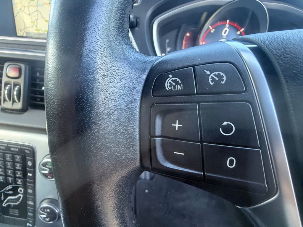 Used Volvo V40 2017 for sale - 77826836: Photo 11