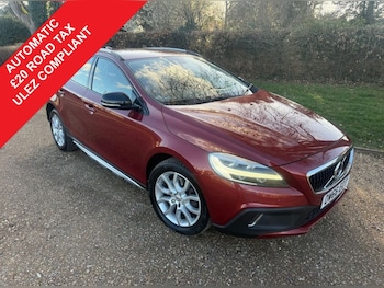 Used Volvo V40 Cross Country 2017 for sale - 77826836: Photo