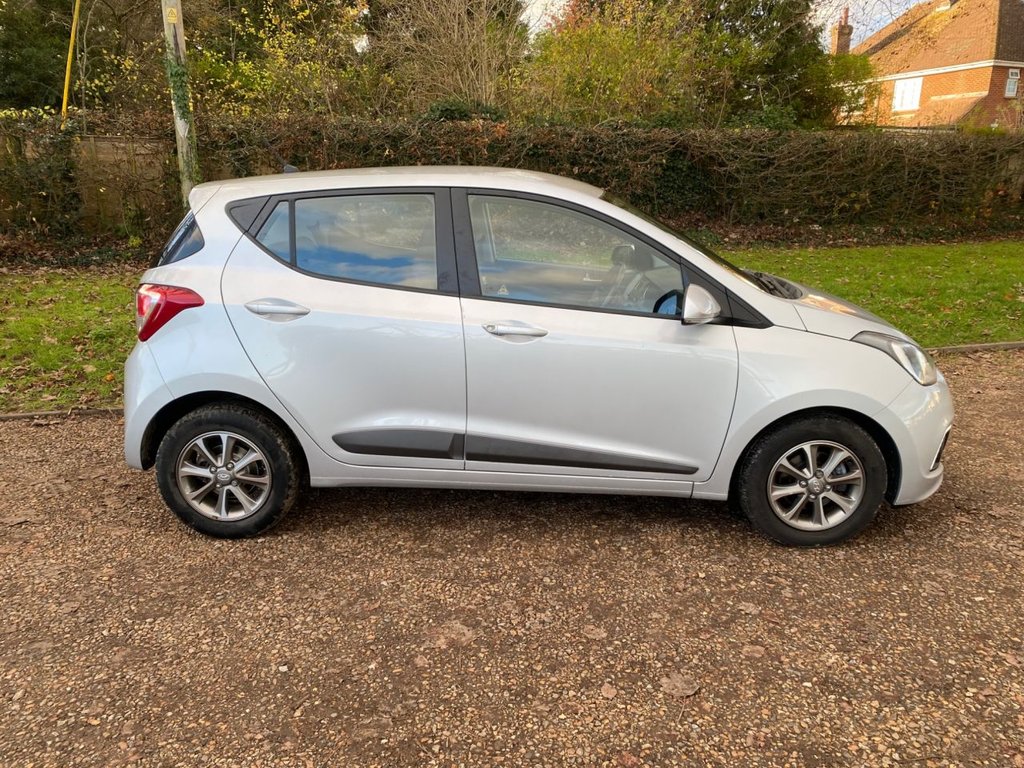 Used Hyundai i10 2014 for sale - 77394822: Photo 2