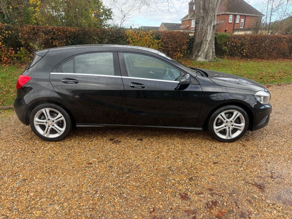 Used Mercedes-Benz A-Class 2015 for sale - 76654433: Photo 2