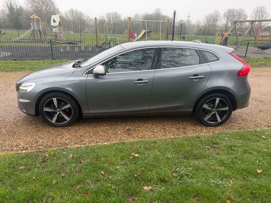 Used Volvo V40 2018 for sale - 77583583: Photo 8
