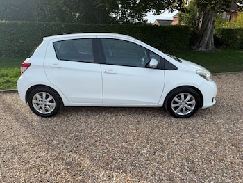 Used Toyota Yaris 2012 for sale - 76105765: Photo