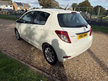 Used Toyota Yaris 2012 for sale - 76105765: Photo