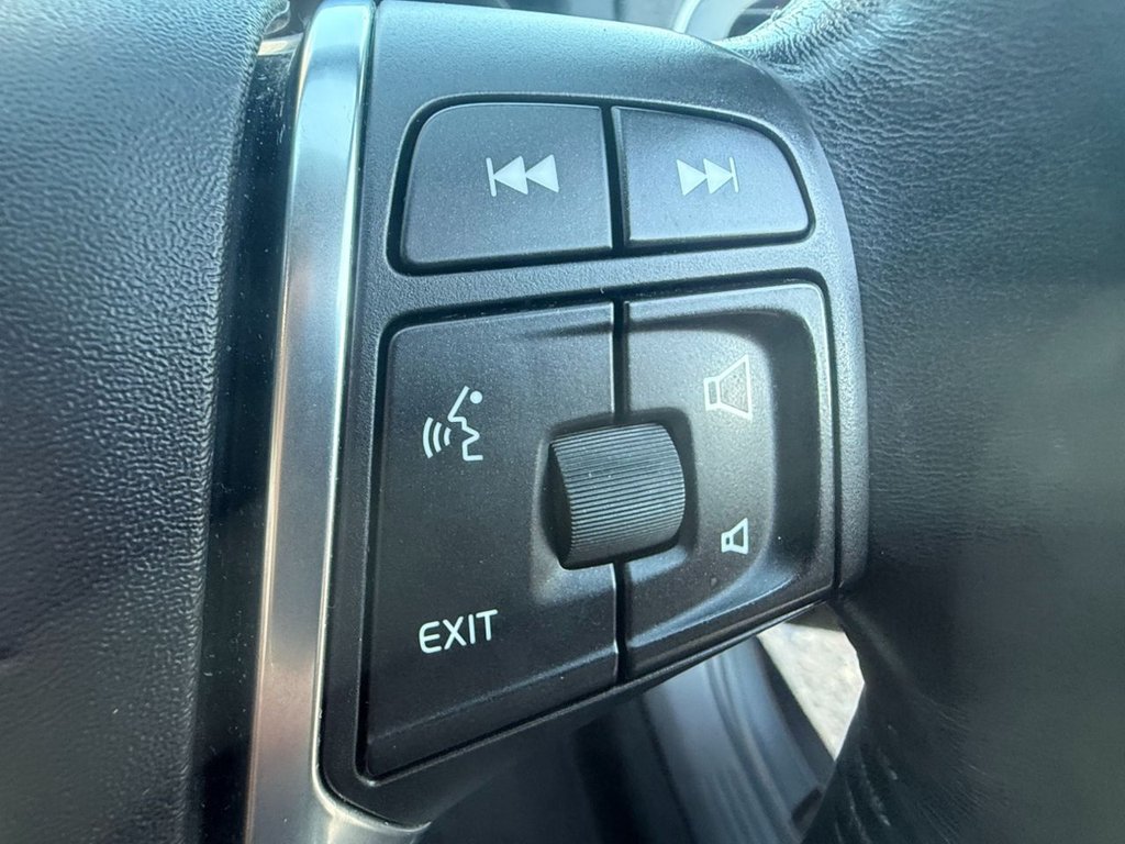 Used Volvo V40 2014 for sale - 77451633: Photo 12