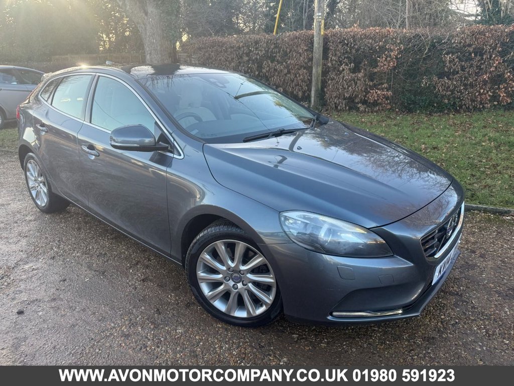 Used Volvo V40 2014 for sale - 77451633: Photo 2