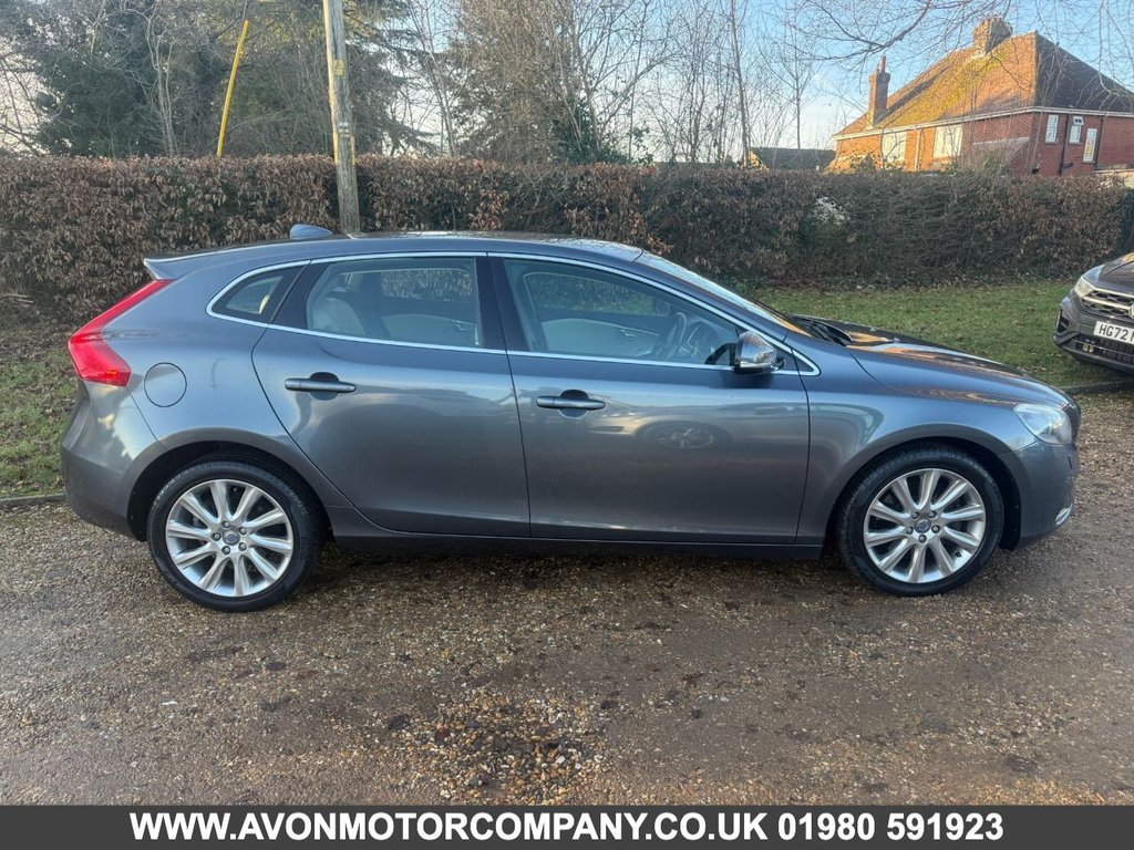 Used Volvo V40 2014 for sale - 77451633: Photo 3