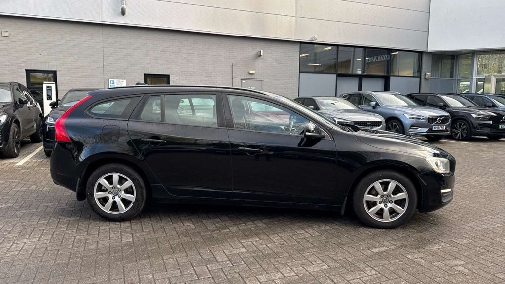 Used Volvo V60 2014 for sale - 77065013: Photo 2