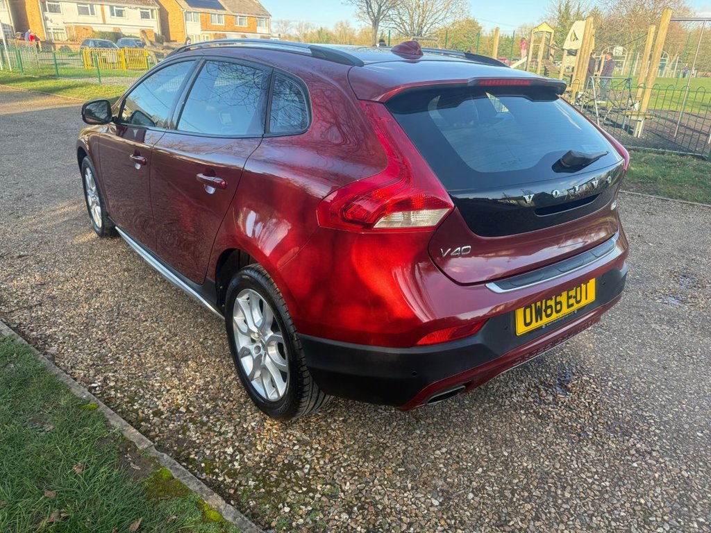 Used Volvo V40 2017 for sale - 77798150: Photo 8