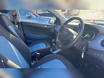 Used Hyundai i10 2014 for sale - 75961714: Photo