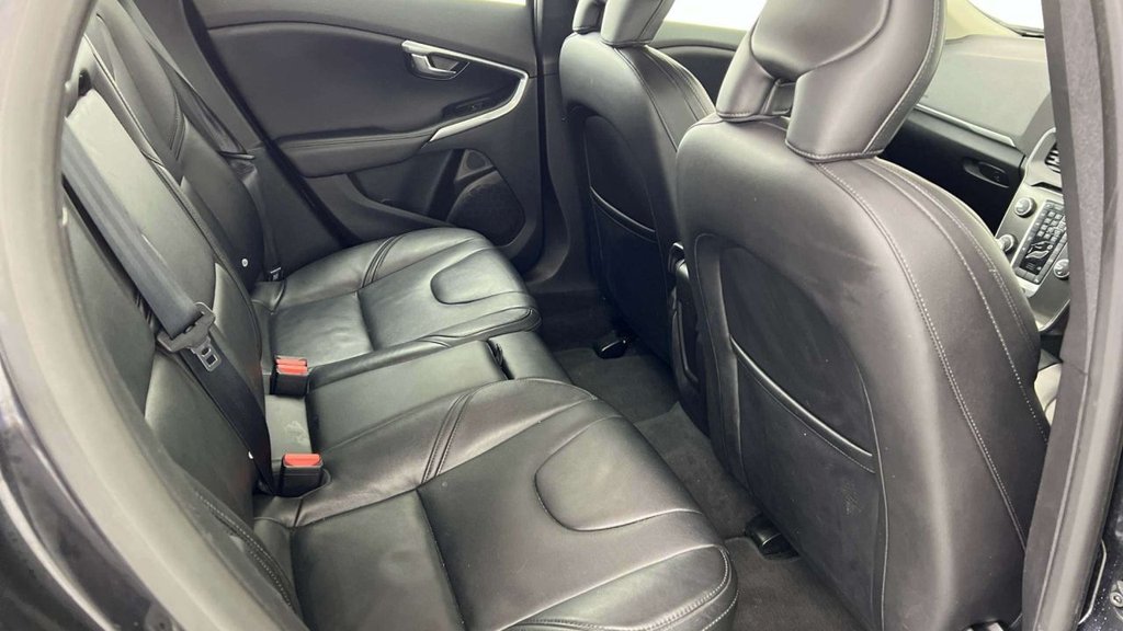 Used Volvo V40 2014 for sale - 77065036: Photo 6