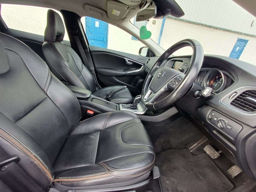 Used Volvo V40 2017 for sale - 77572240: Photo 5