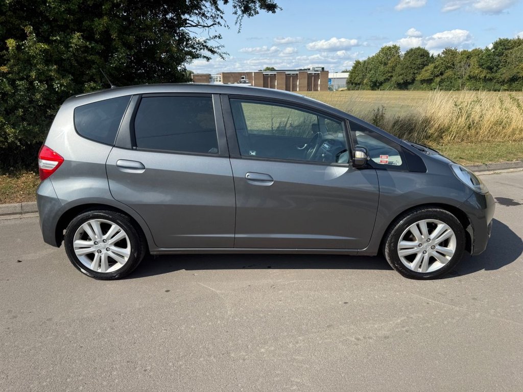 Used Honda Jazz 2011 for sale - 76029592: Photo 2