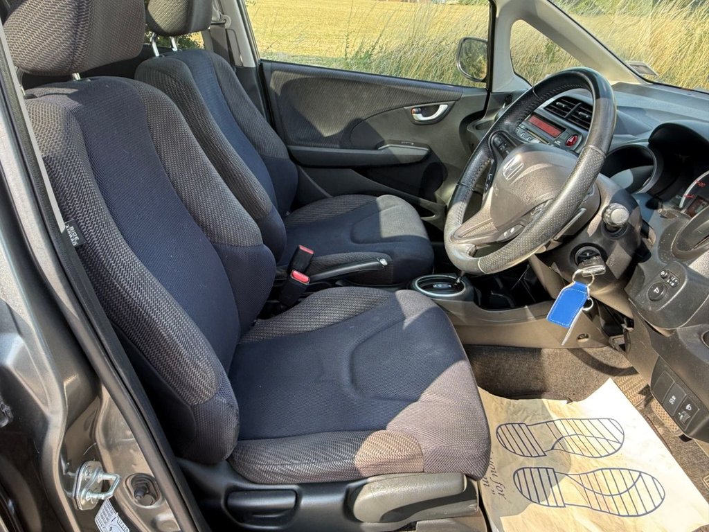 Used Honda Jazz 2011 for sale - 76029592: Photo 4