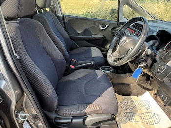 Used Honda Jazz 2011 for sale - 76029592: Photo 4