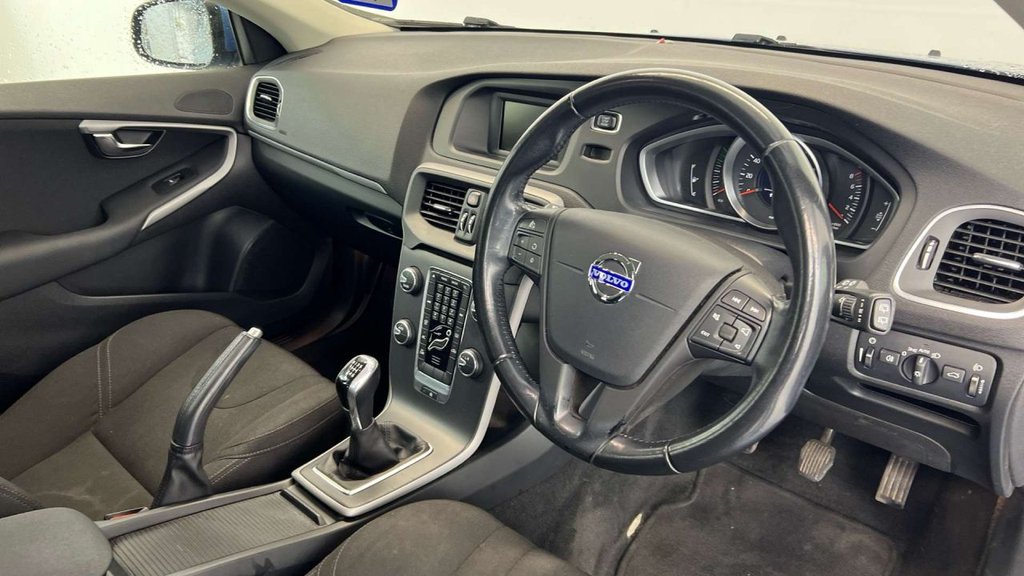 Used Volvo V40 2015 for sale - 77905434: Photo 5