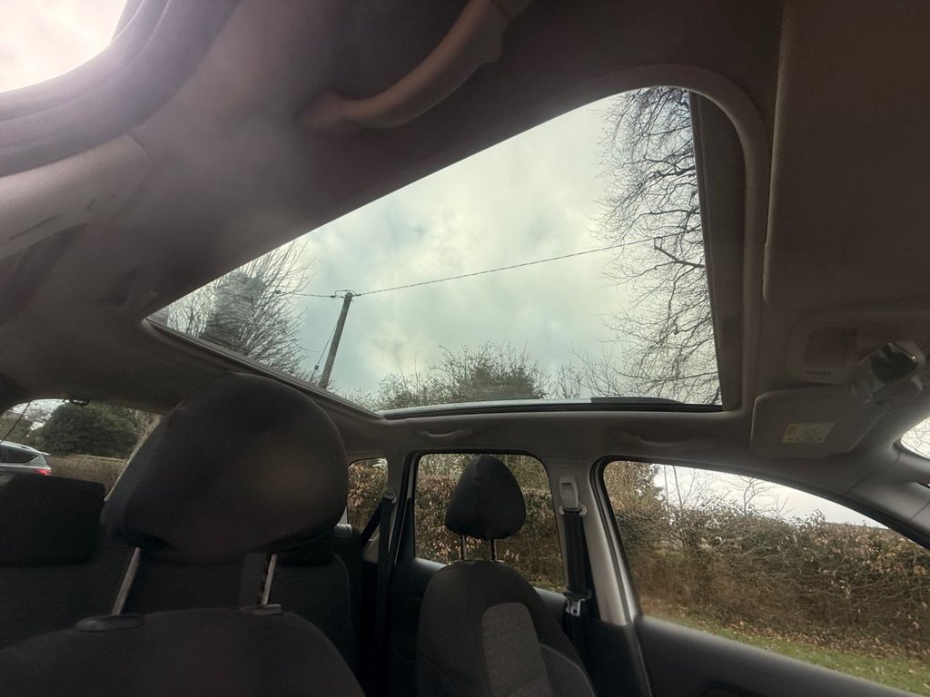 Used Citroen C3 Picasso 2016 for sale - 77673646: Photo 19