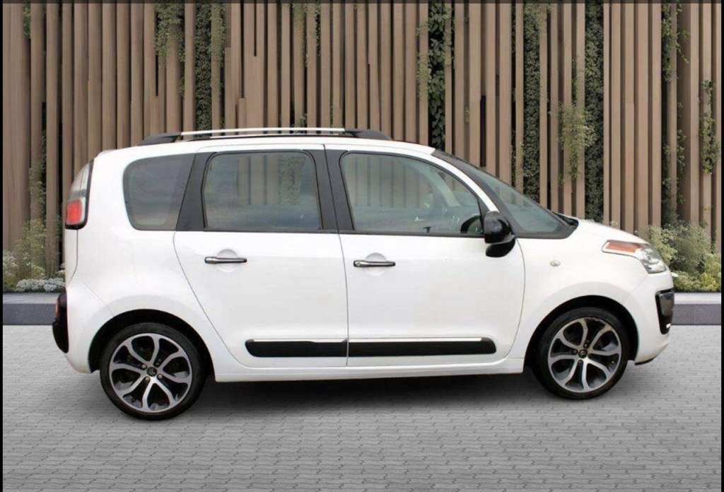 Used Citroen C3 Picasso 2016 for sale - 77673646: Photo 2