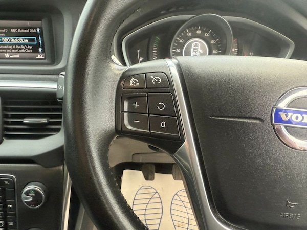 Used Volvo V40 Cross Country 2015 for sale - 76323699: Photo 10