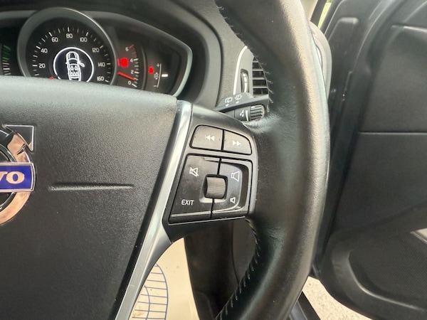 Used Volvo V40 Cross Country 2015 for sale - 76323699: Photo 11