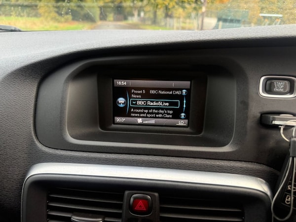 Used Volvo V40 Cross Country 2015 for sale - 76323699: Photo 13