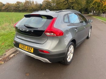 Used Volvo V40 Cross Country 2015 for sale - 76323699: Photo 3
