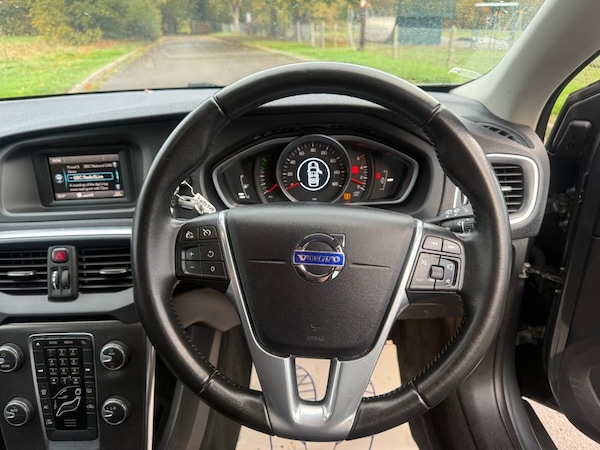 Used Volvo V40 Cross Country 2015 for sale - 76323699: Photo 9