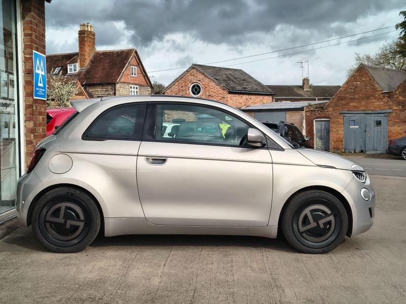 Used Fiat 500e 2025 for sale - 78123449: Photo 3