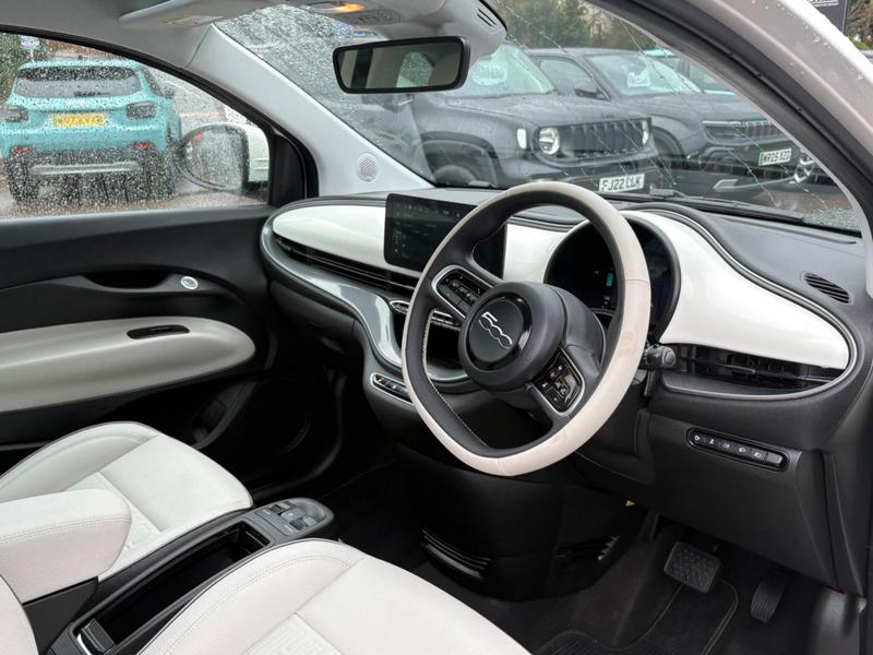 Used Fiat 500e 2025 for sale - 77975891: Photo 10