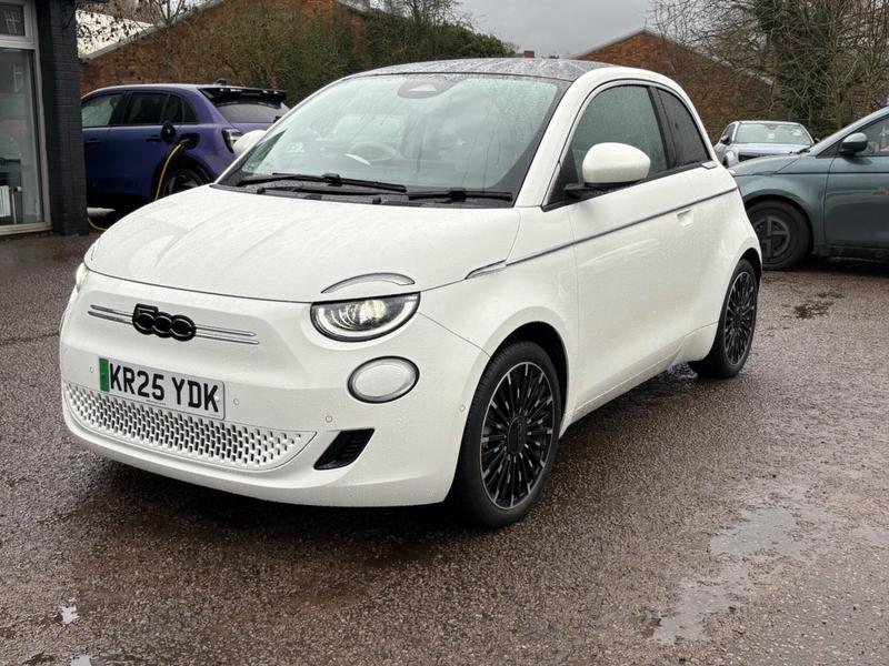Used Fiat 500e 2025 for sale - 77975891: Photo 3