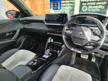 Used Peugeot 2008 2020 for sale - 77641418: Photo