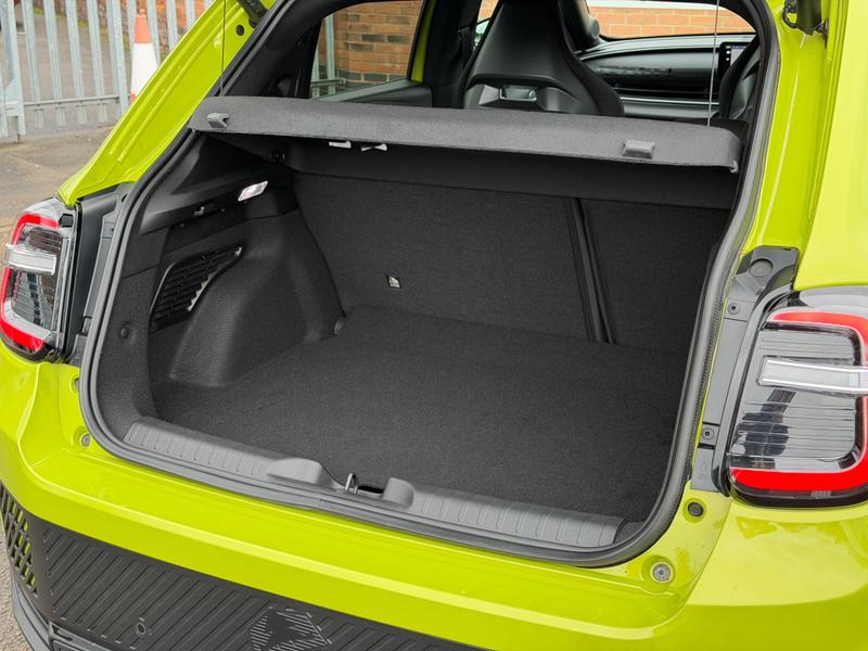 Used Abarth 600e 2025 for sale - 77493531: Photo 24