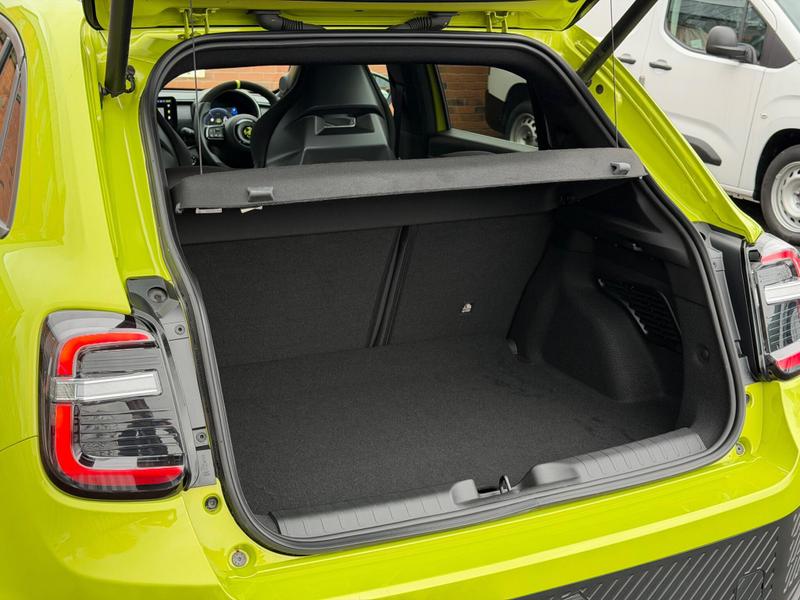 Used Abarth 600e 2025 for sale - 77493531: Photo 25