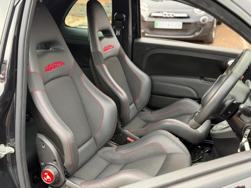 Used Abarth 695 2024 for sale - 76882820: Photo 4