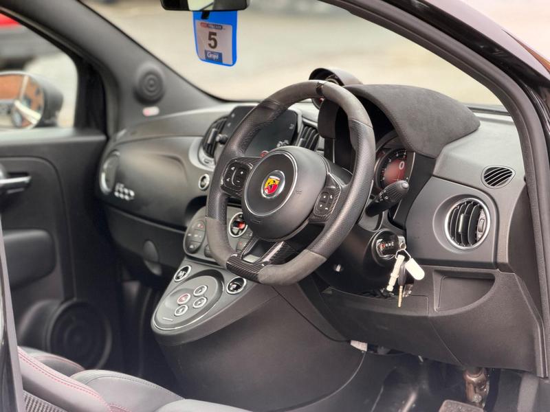 Used Abarth 695 2024 for sale - 76882820: Photo 5