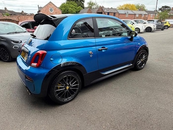 Used Abarth 695 2023 for sale - 78552342: Photo