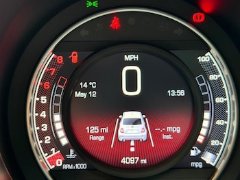 Used Abarth 695 2023 for sale - 78552342: Photo