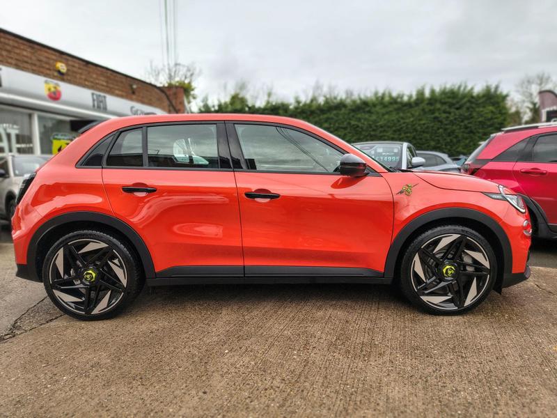 Used Abarth 600e 2025 for sale - 76882748: Photo 6