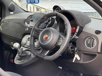 Used Abarth 695 2024 for sale - 78123434: Photo