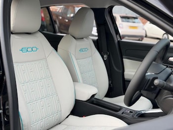 Used Fiat 600 2025 for sale - 76882678: Photo